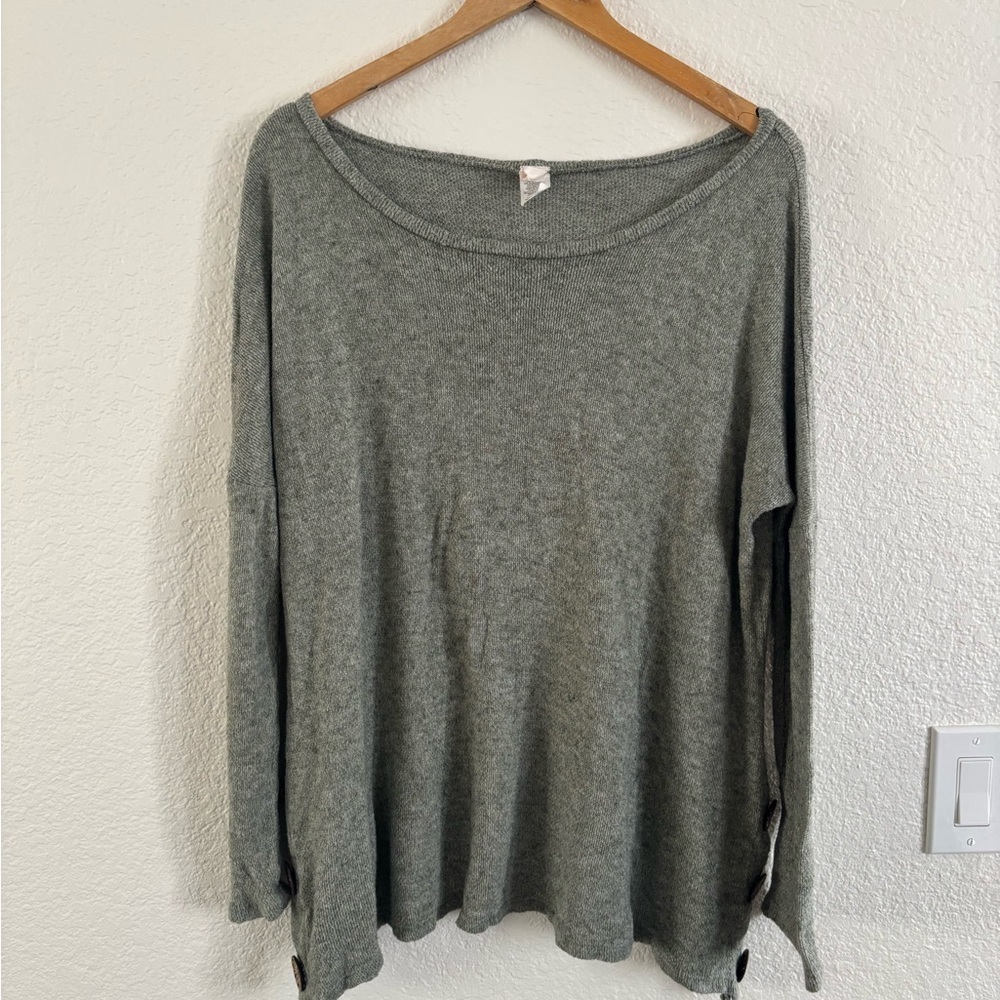 7th Ray Gray Knit Button Side Sweater - Size Large - Picture 3 of 9
